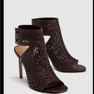 Women’s Zara Aubergine Real Leather Laser Cut High Heel Sandals Shoes-Sz 9.5